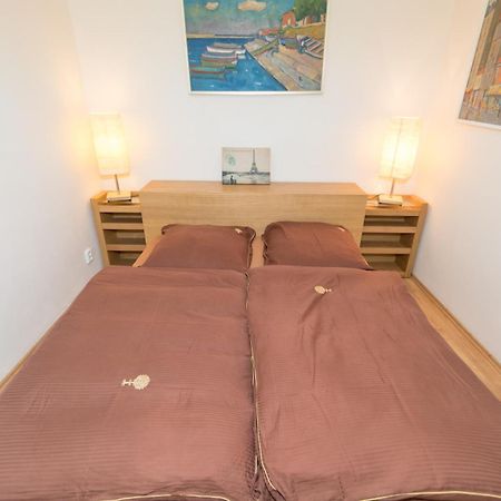 Budyne Apartment Budyne nad Ohri ภายนอก รูปภาพ
