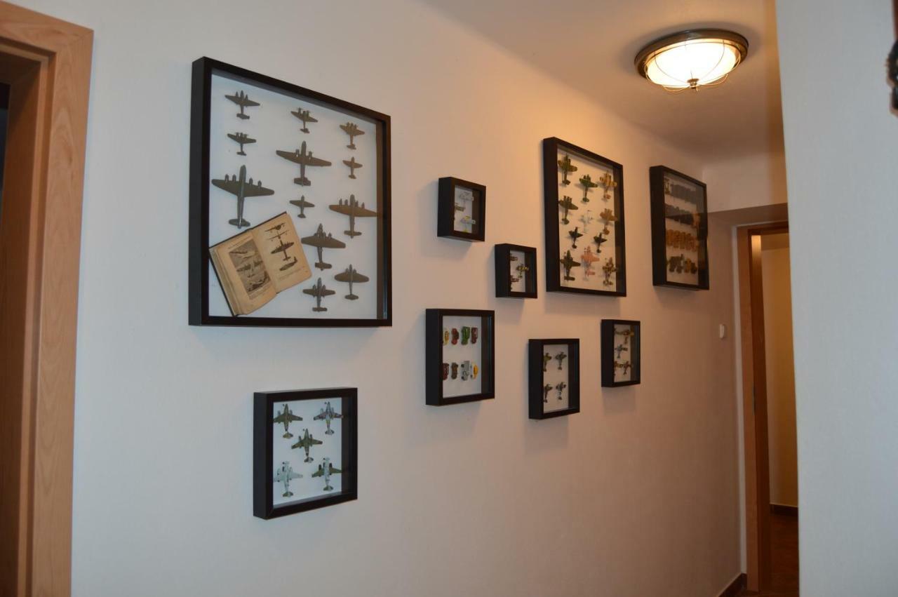 Budyne Apartment Budyne nad Ohri ภายนอก รูปภาพ