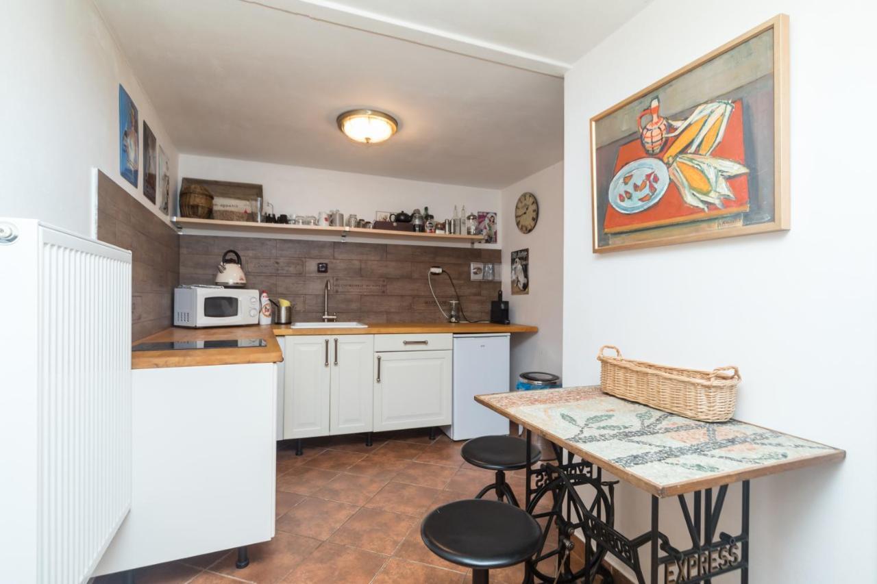 Budyne Apartment Budyne nad Ohri ภายนอก รูปภาพ